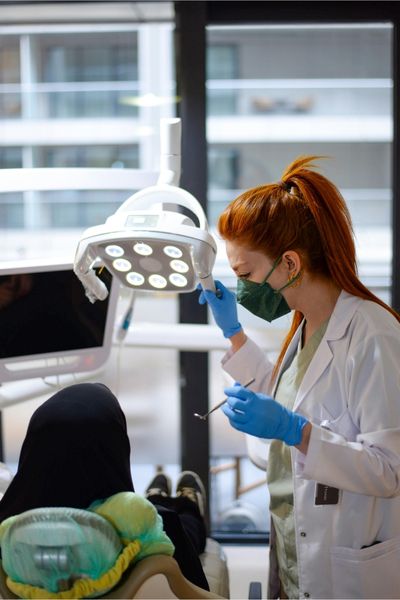 Anchoring a dental bridge