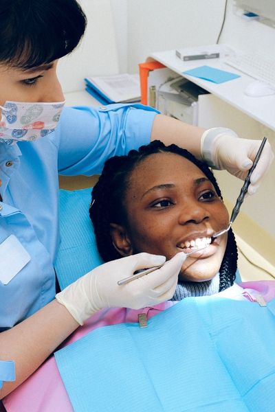 Topping a dental implant